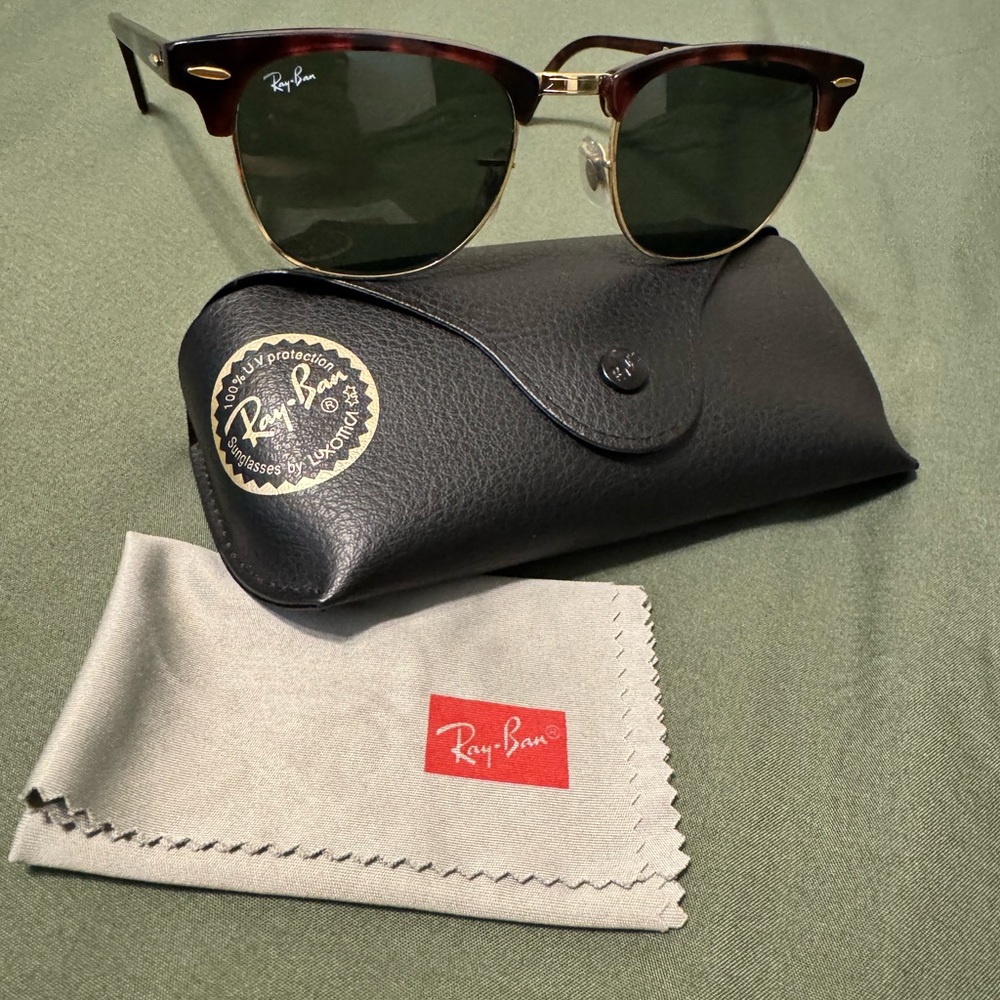 Ray-Ban tortoise Frame Sunglasses with Black Case